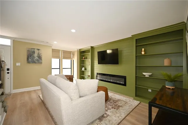 $2,750 | 441 West 10th Street, Kansas City, MO 64105