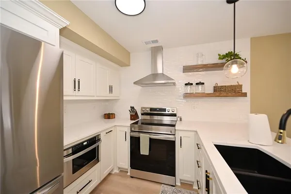 $2,750 | 441 West 10th Street, Kansas City, MO 64105