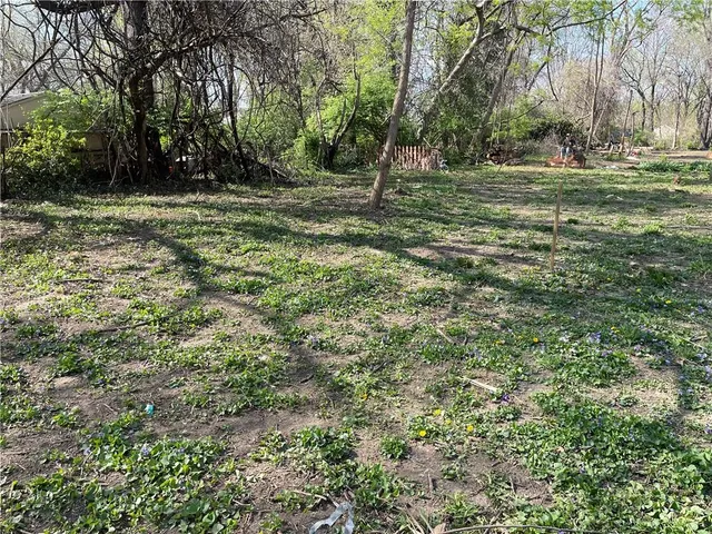 $14,000 | 7814 East 86th Street, Raytown, MO 64138