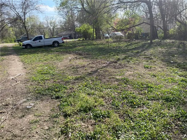 $14,000 | 7814 East 86th Street, Raytown, MO 64138