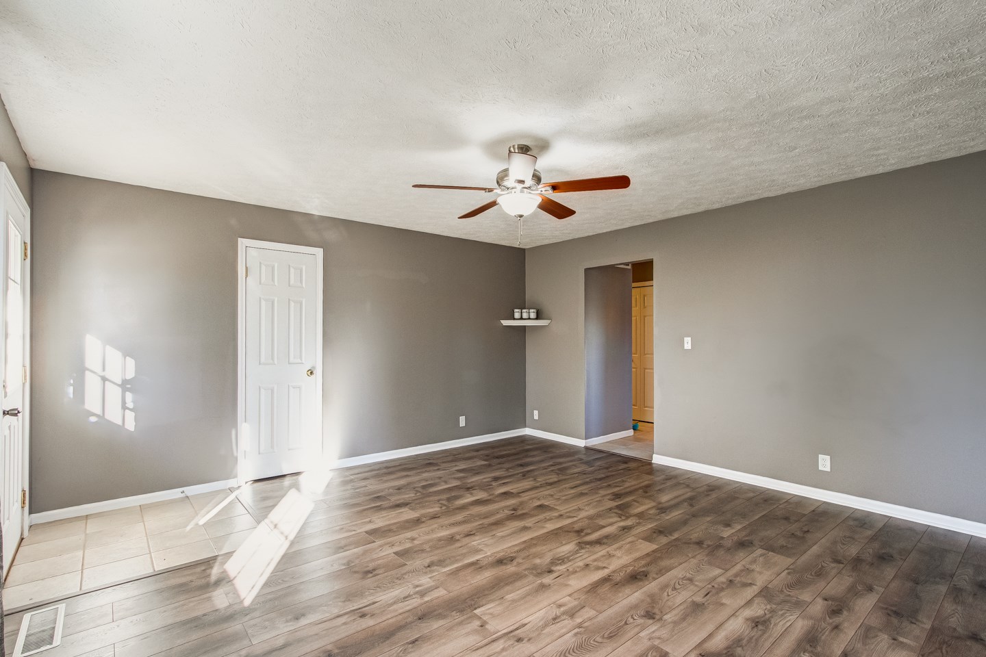 7507 Dry Branch Road Evansville, IN 47711 - Photo 4 of 22 Gallery Image 4