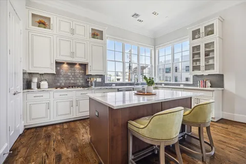 $799,000 | 1619 Calumet Street, Houston, TX 77004