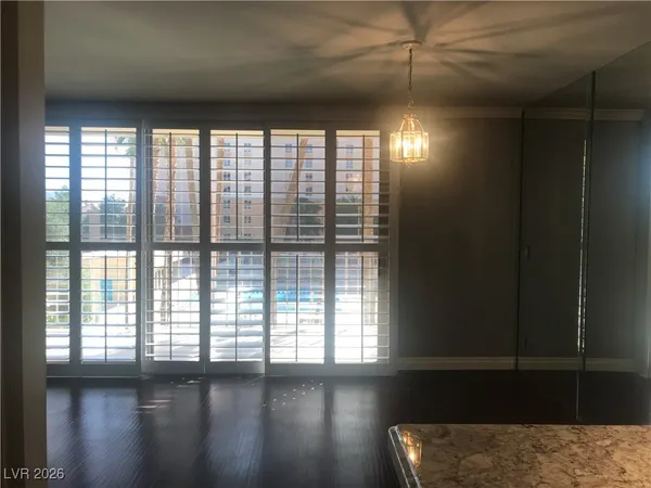 $1,850 | 205 East Harmon Avenue, Unit 405, Las Vegas, NV 89169