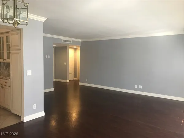 $1,850 | 205 East Harmon Avenue, Unit 405, Las Vegas, NV 89169