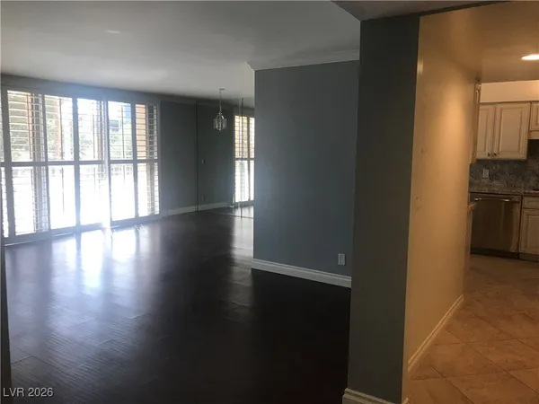 $1,850 | 205 East Harmon Avenue, Unit 405, Las Vegas, NV 89169