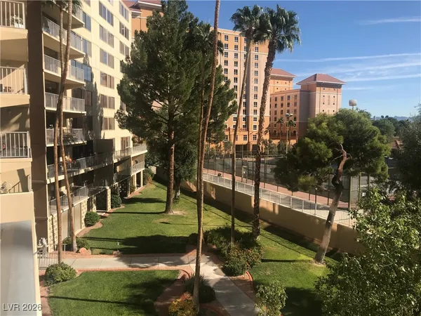 $1,850 | 205 East Harmon Avenue, Unit 405, Las Vegas, NV 89169