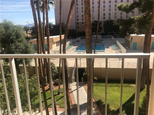 $1,850 | 205 East Harmon Avenue, Unit 405, Las Vegas, NV 89169