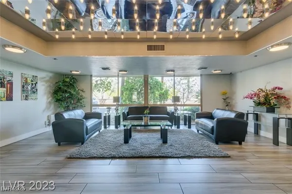 $1,850 | 205 East Harmon Avenue, Unit 405, Las Vegas, NV 89169