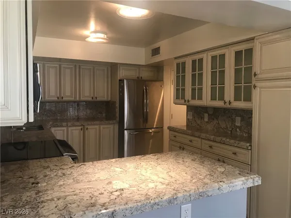 $1,850 | 205 East Harmon Avenue, Unit 405, Las Vegas, NV 89169