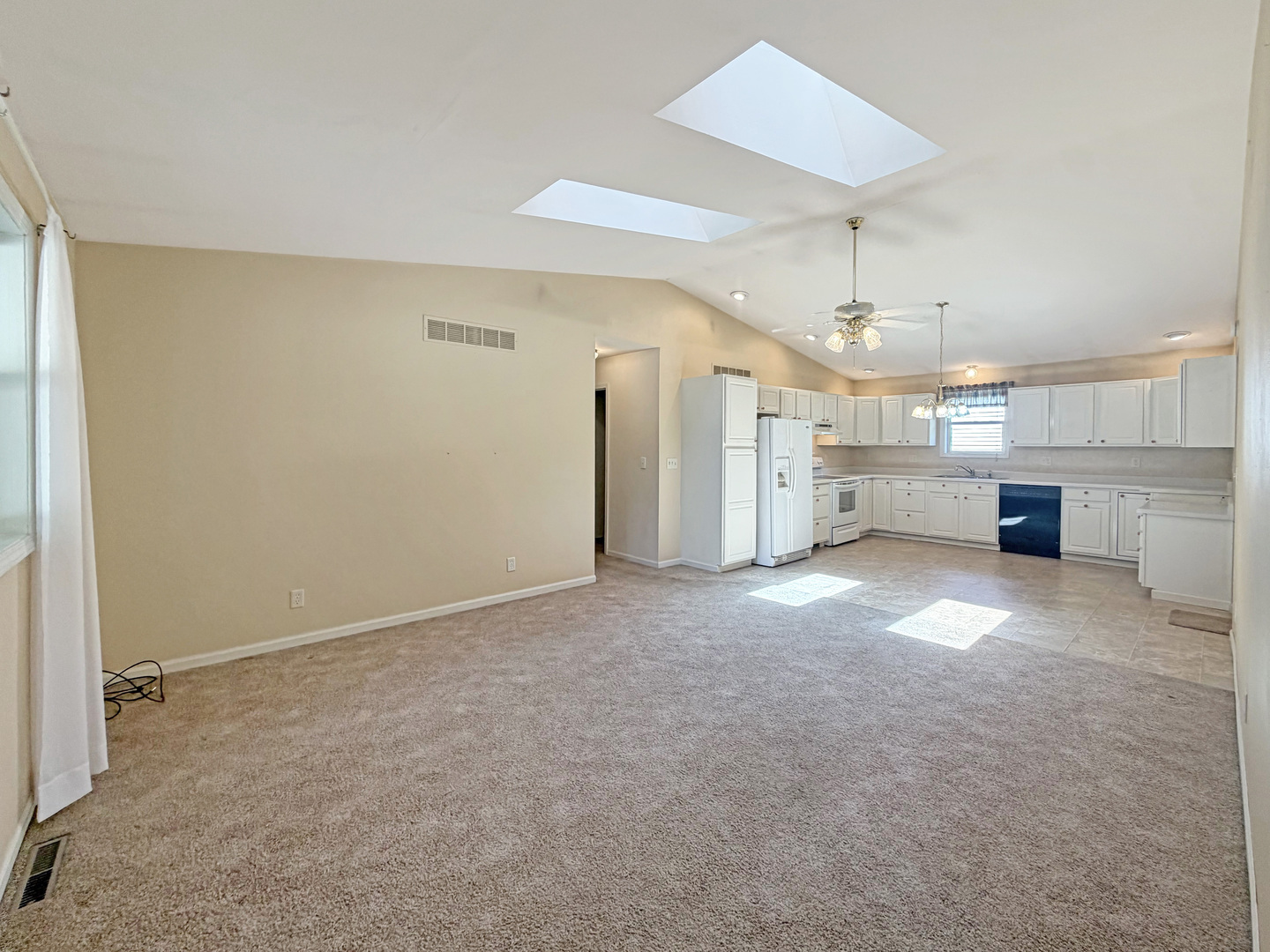 309 Maple Avenue Forreston, IL 61030 - Photo 9 of 27