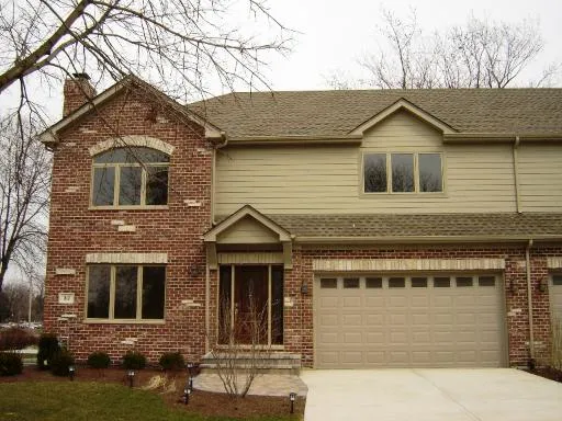 $3,225 | 217 West Quincy Street, Westmont, IL 60559