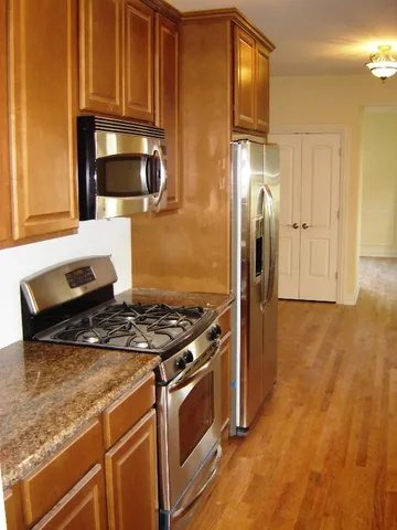 $3,225 | 217 West Quincy Street, Westmont, IL 60559