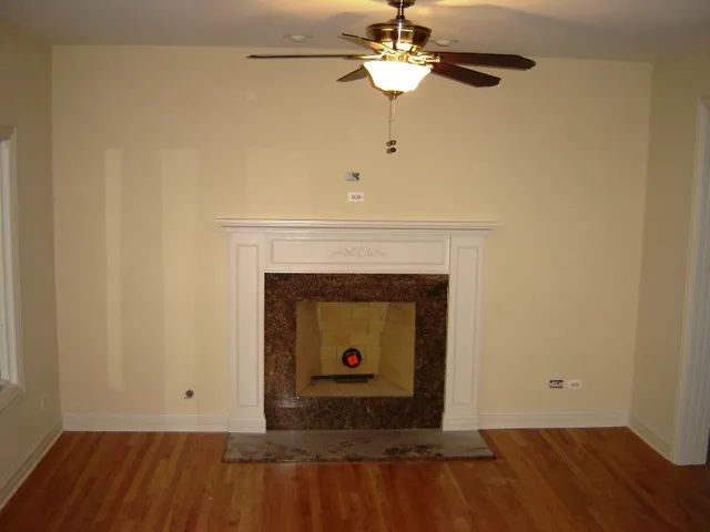 $3,225 | 217 West Quincy Street, Westmont, IL 60559