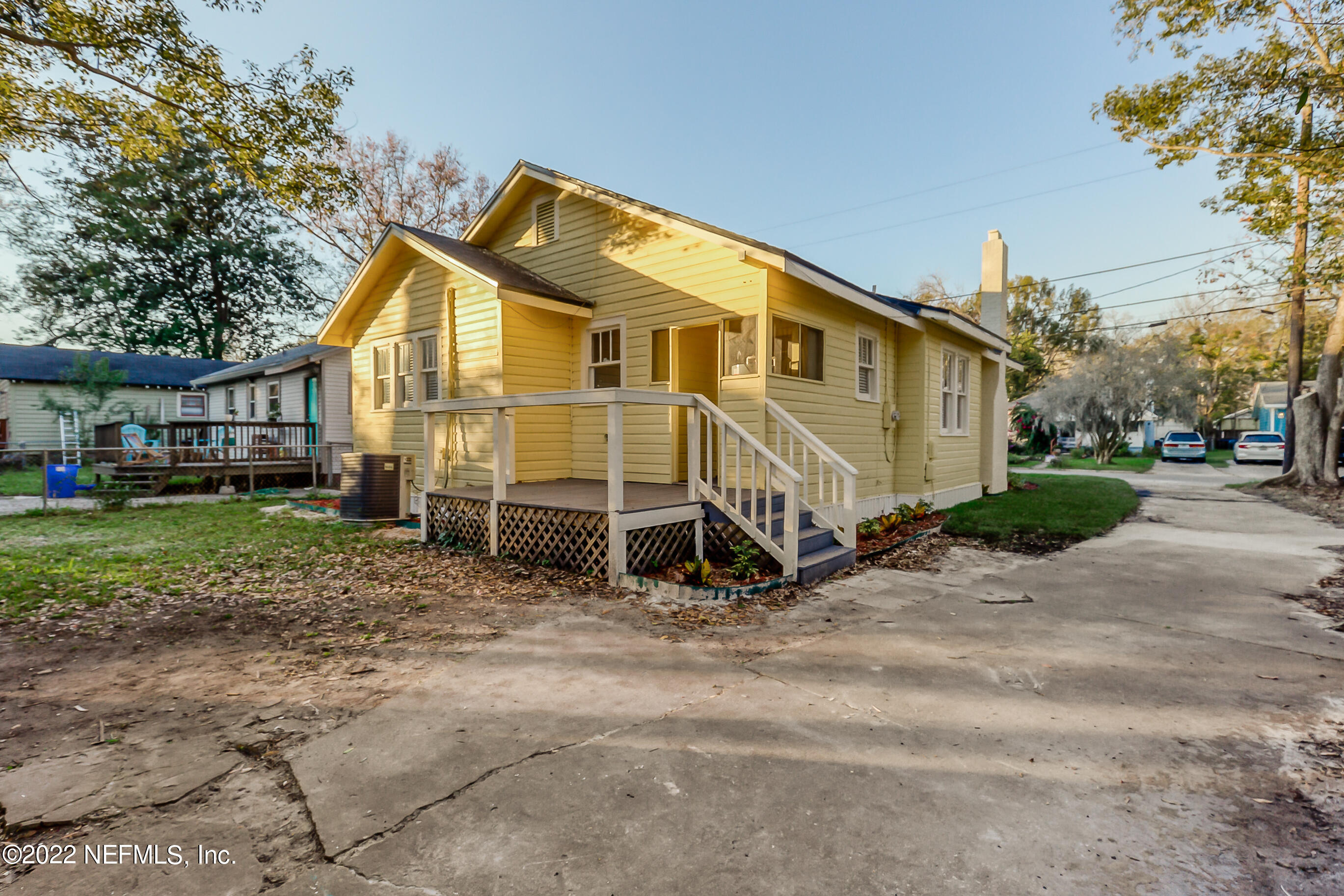 4012 Myra Street Jacksonville, FL 32205 - Photo 8 of 38 a view of a house with a yard