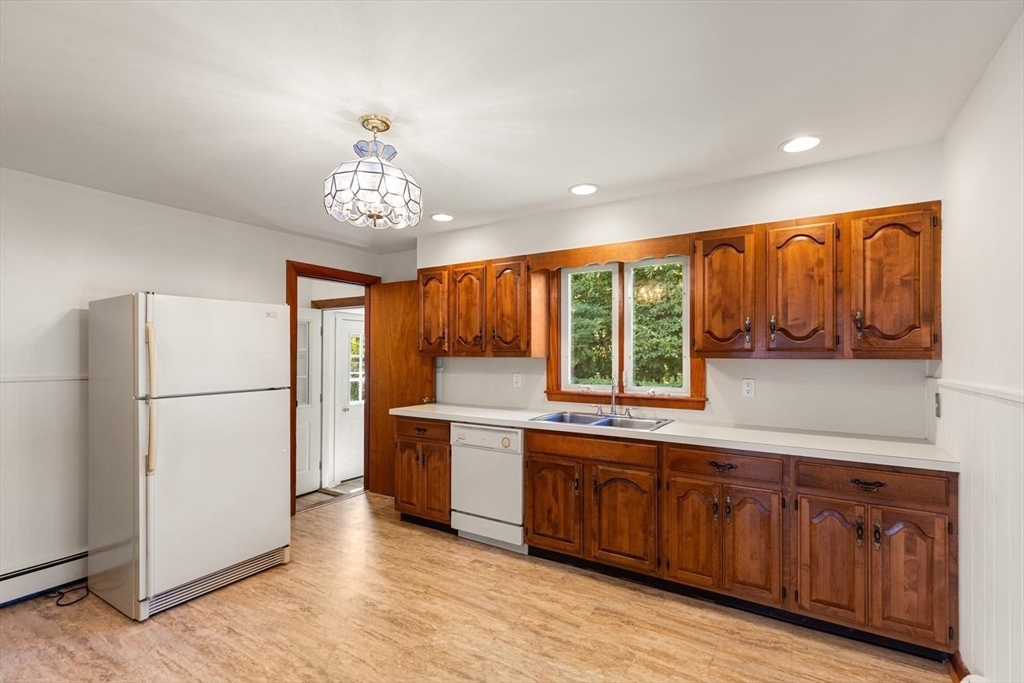 26 Linden Road Gloucester, MA 01930 - Photo 9 of 30