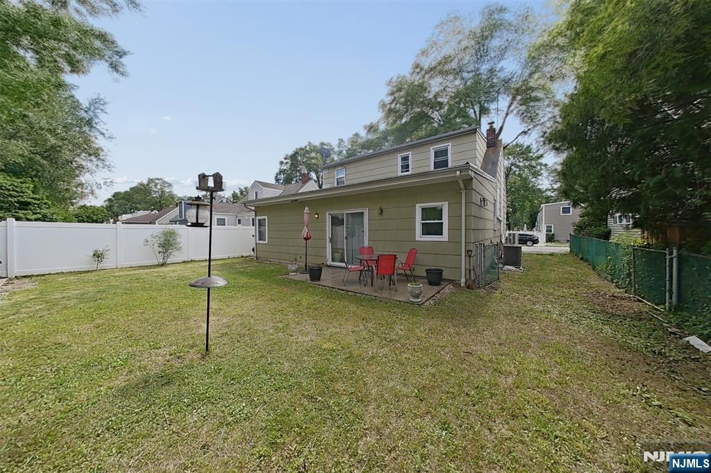 747 Brookside Road Rahway, NJ 07065 - Photo 8 of 40