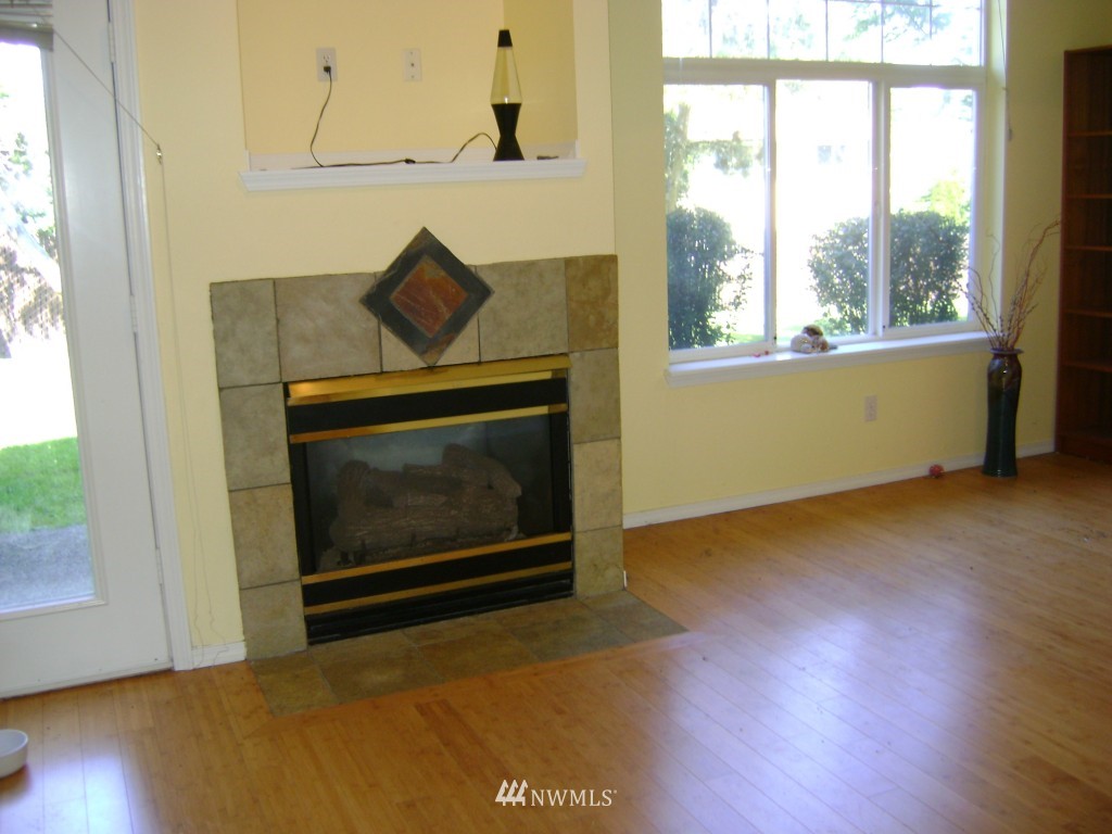 22617 4th Avenue West Bothell, WA 98021 - Photo 3 of 7 Gallery Image 3