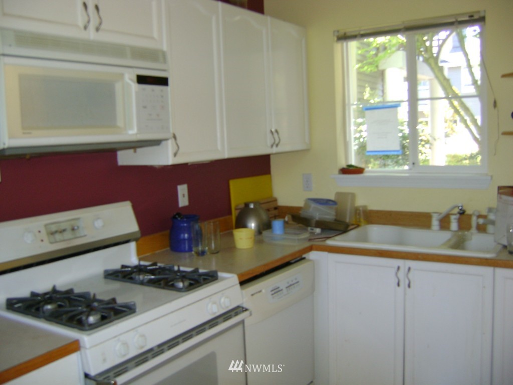 22617 4th Avenue West Bothell, WA 98021 - Photo 4 of 7 Gallery Image 4
