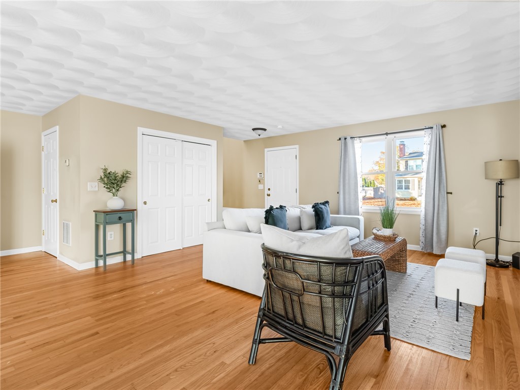 170 Long Street Warwick, RI 02886 - Photo 4 of 27 Front entry into living room