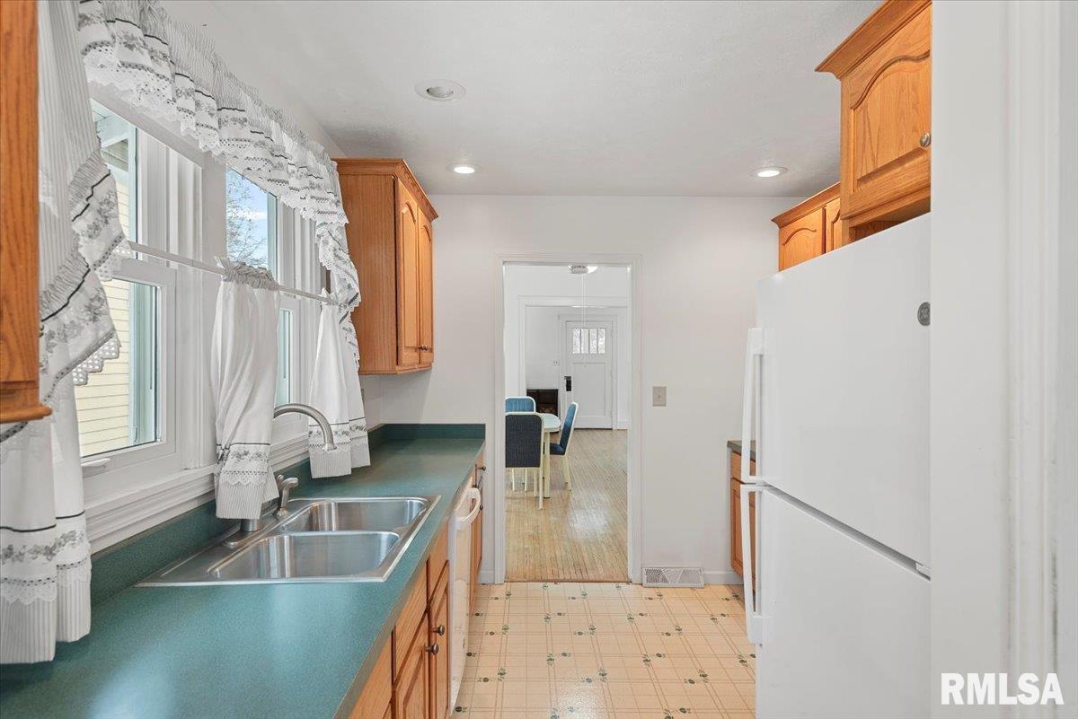 720 West Fayette Avenue Springfield, IL 62704 - Photo 13 of 33