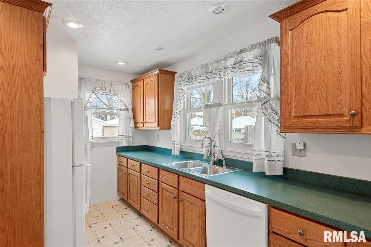 720 West Fayette Avenue Springfield, IL 62704 - Photo 17 of 33