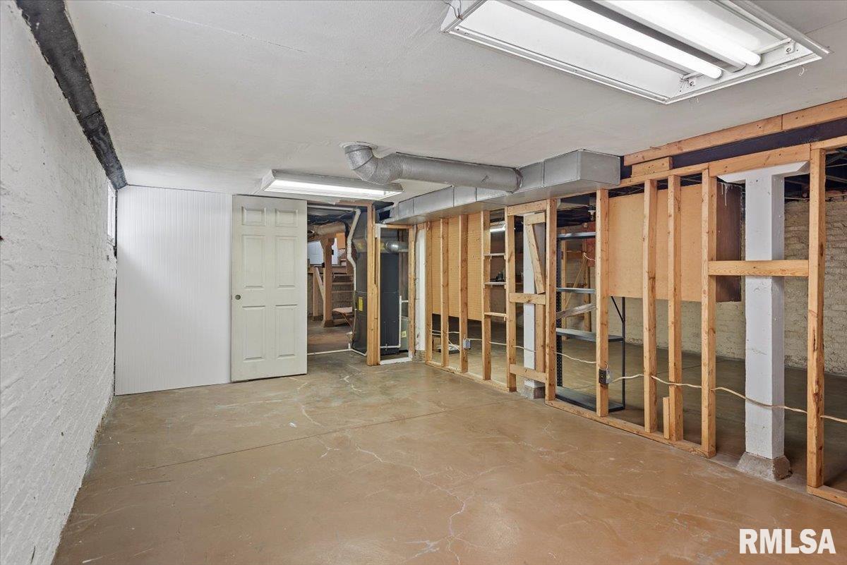 720 West Fayette Avenue Springfield, IL 62704 - Photo 30 of 33