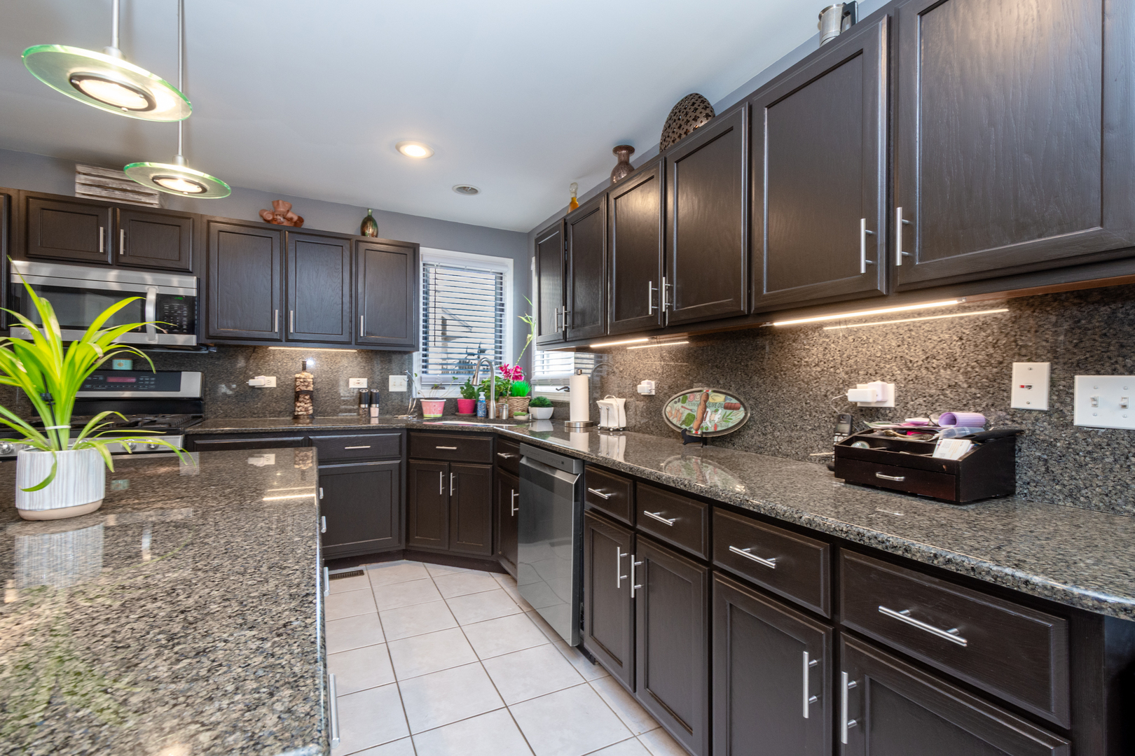 541 Fourth Avenue Addison, IL 60101 - Photo 15 of 49 Gallery Image 15