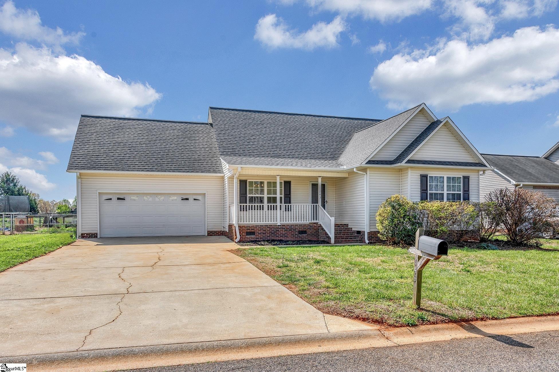 143 Summer Lady Lane Boiling Springs, SC 29316 - Photo 2 of 29
