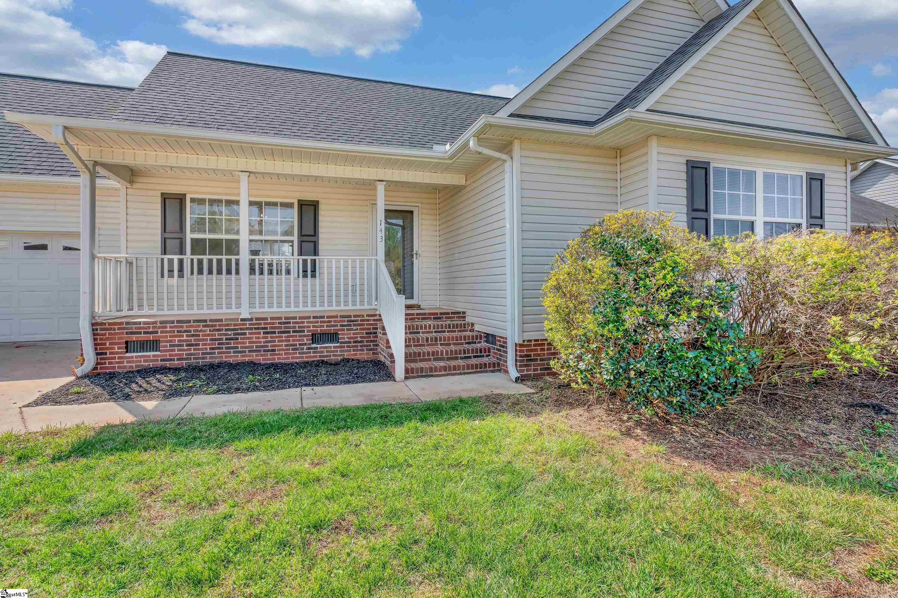 143 Summer Lady Lane Boiling Springs, SC 29316 - Photo 3 of 29