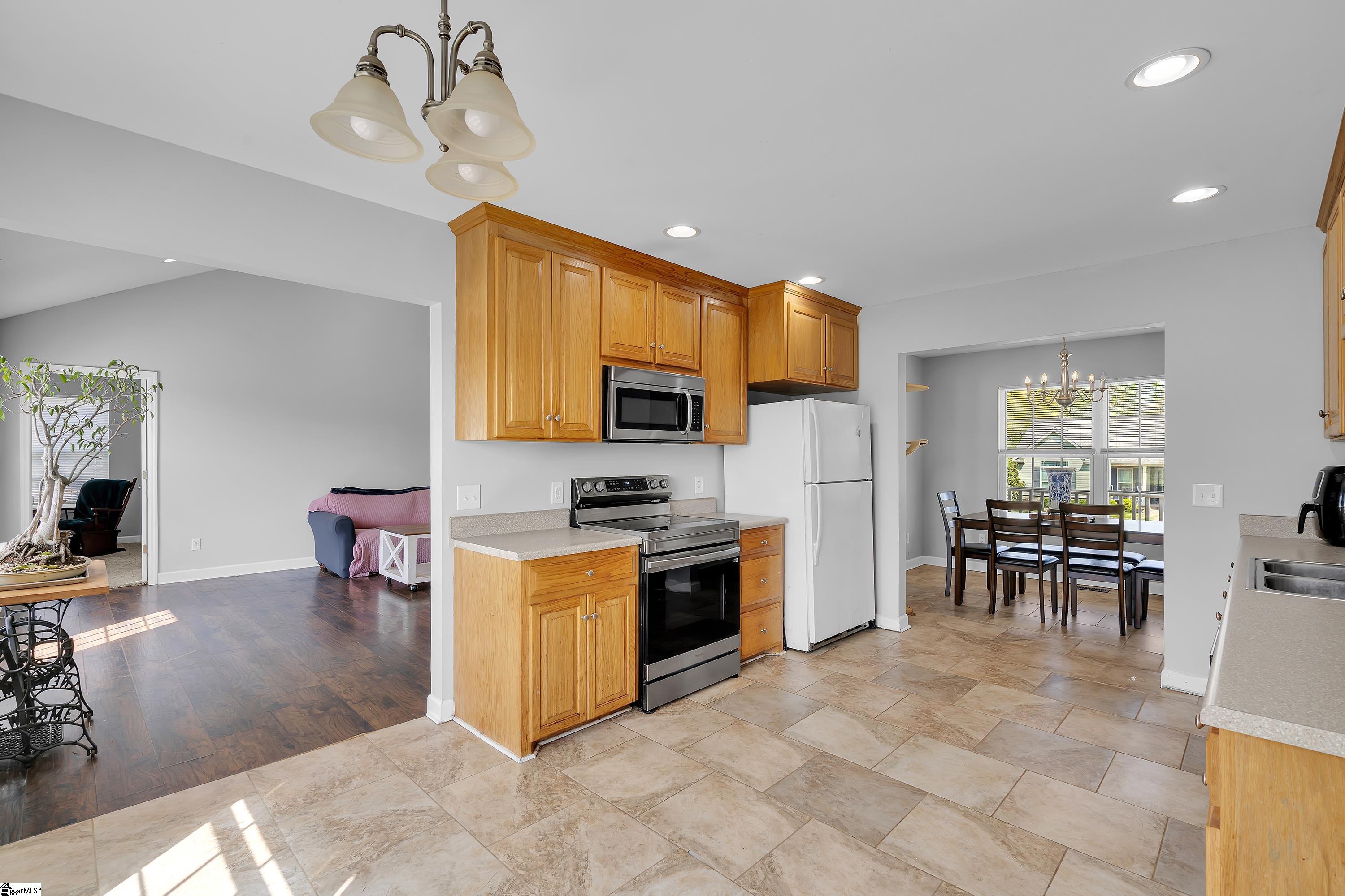 143 Summer Lady Lane Boiling Springs, SC 29316 - Photo 8 of 29