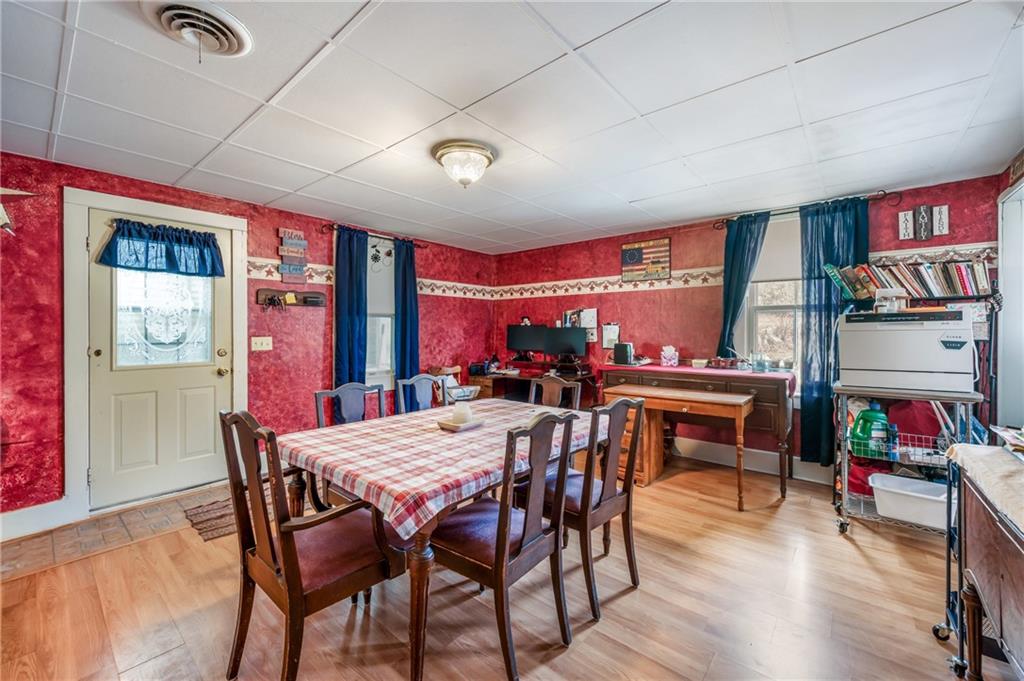 1869 Millbrook Road Grove City, PA 16127 - Photo 8 of 42