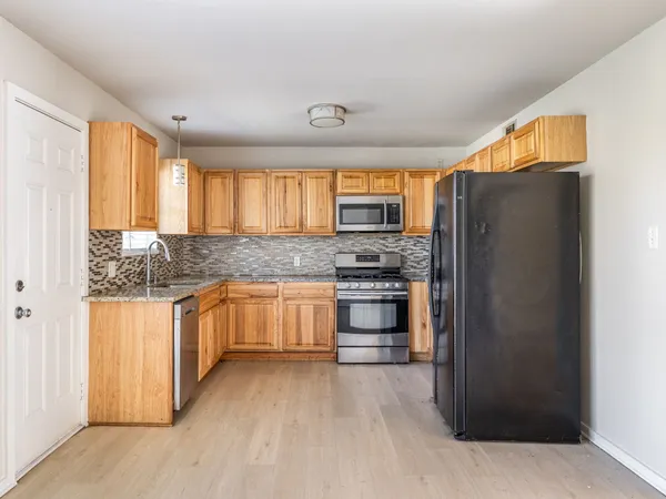 $1,850 | 800 Monterrey Place, Austin, TX 78753