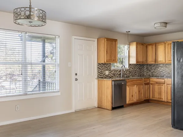 $1,850 | 800 Monterrey Place, Austin, TX 78753