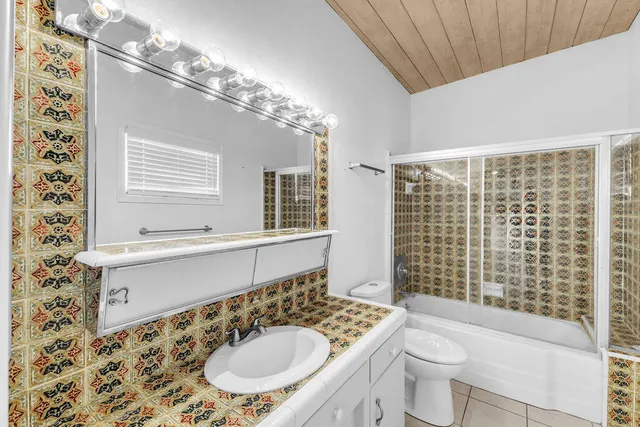 a view of a backyard of the house