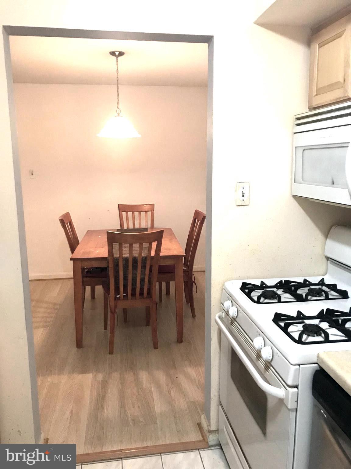 11600 Vantage Hill Road, Unit 1A Reston, VA 20190 - Photo 2 of 12 Dining Room