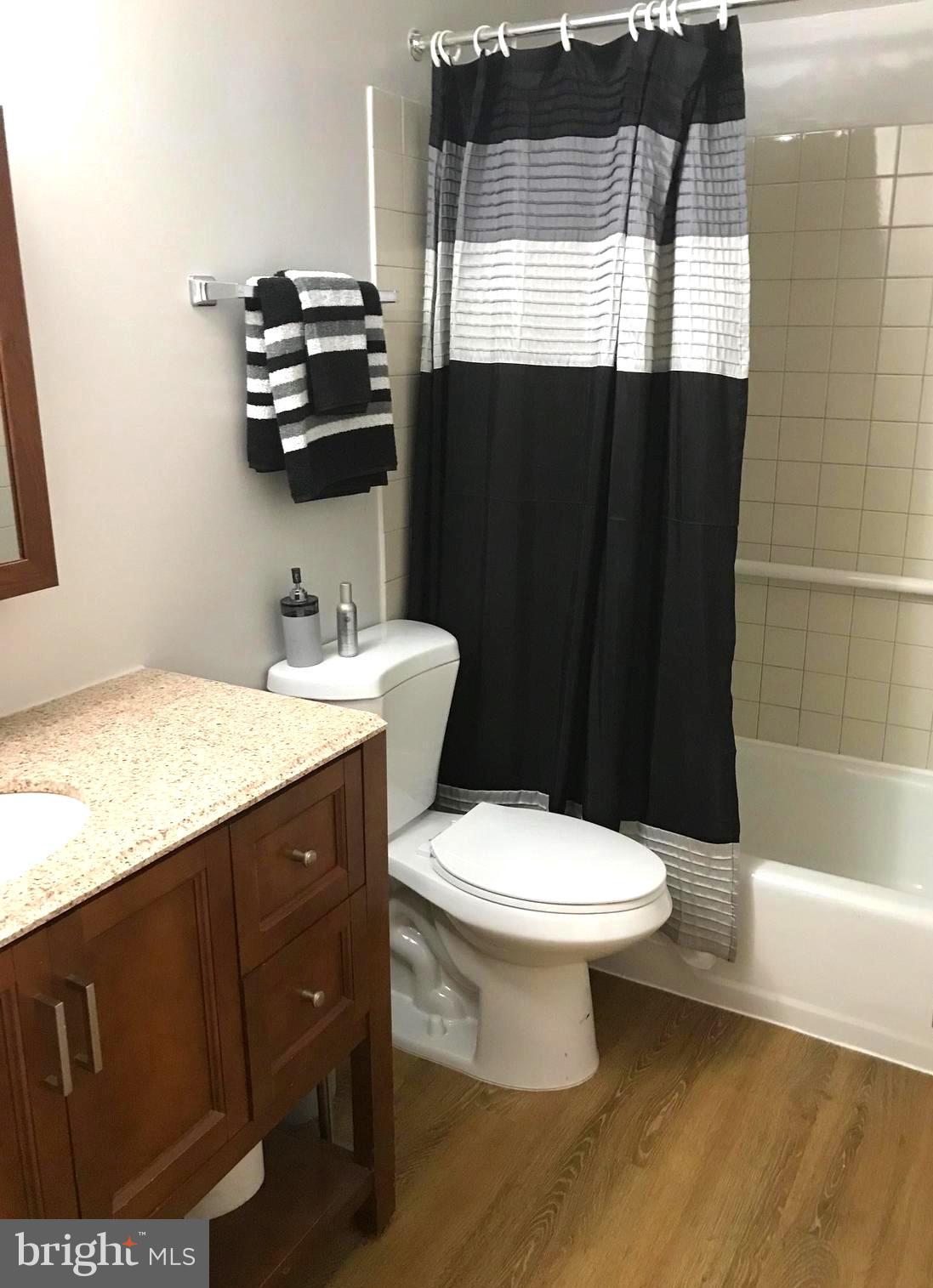 11600 Vantage Hill Road, Unit 1A Reston, VA 20190 - Photo 9 of 12 Bath