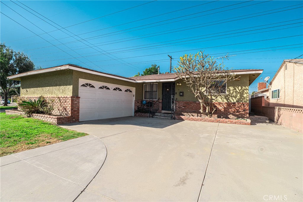 15705 Hayter Avenue Paramount, CA 90723 - Photo 11 of 40