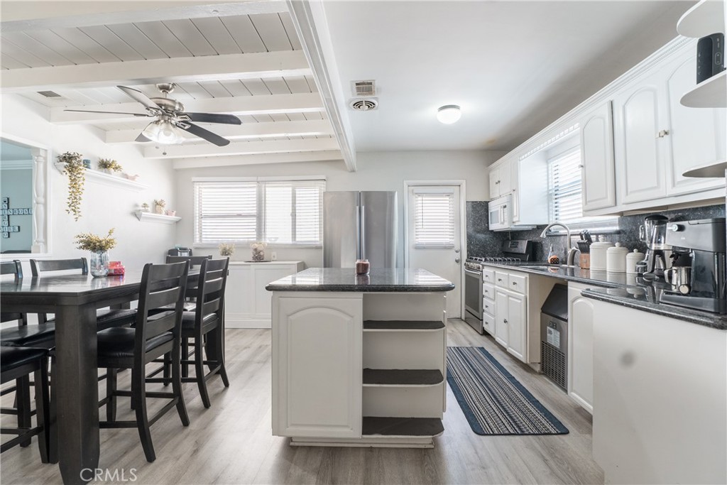 15705 Hayter Avenue Paramount, CA 90723 - Photo 13 of 40