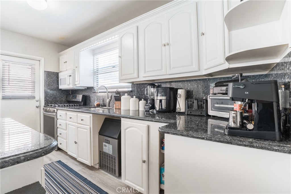 15705 Hayter Avenue Paramount, CA 90723 - Photo 17 of 40