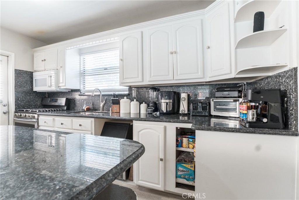 15705 Hayter Avenue Paramount, CA 90723 - Photo 18 of 40