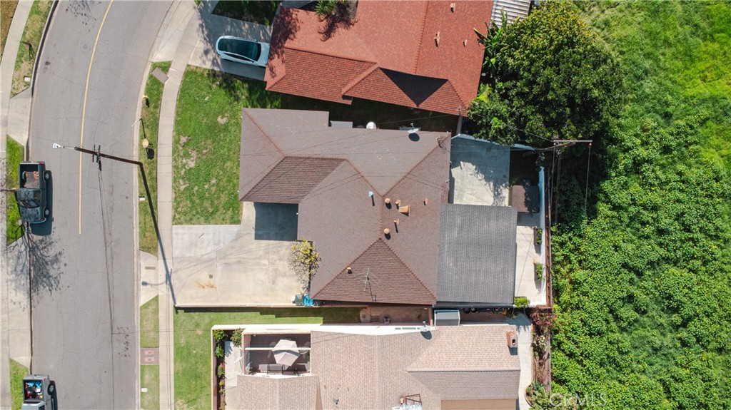 15705 Hayter Avenue Paramount, CA 90723 - Photo 6 of 40