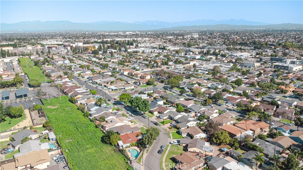 15705 Hayter Avenue Paramount, CA 90723 - Photo 7 of 40