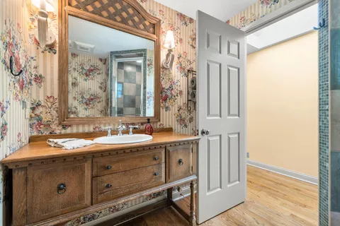 $825,000 | 4742 Gaywood Drive, Minnetonka, MN 55345