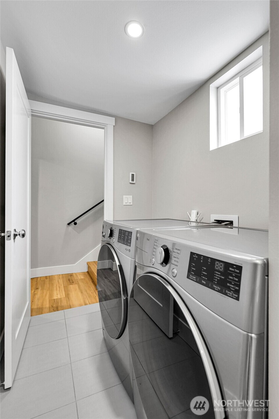 7901 16th Avenue Southwest Seattle, WA 98106 - Photo 27 of 36