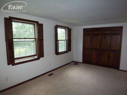 854 East Bennington Road Owosso, MI 48867 - Photo 12 of 22 20424910-11.JPG