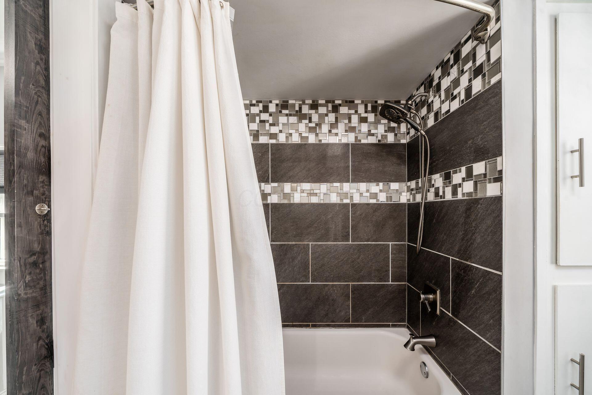 871 Copeland Road Columbus, OH 43212 - Photo 25 of 58 Full Bath