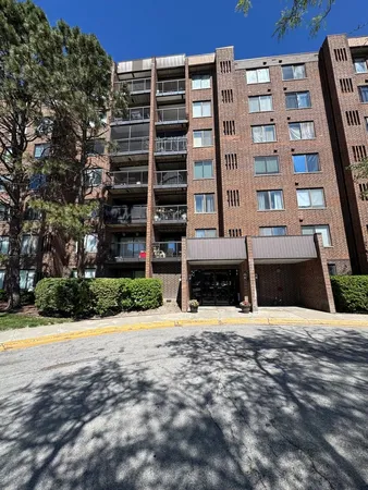 $95,000 | 400 Park Avenue, Unit 512, Calumet City, IL 60409