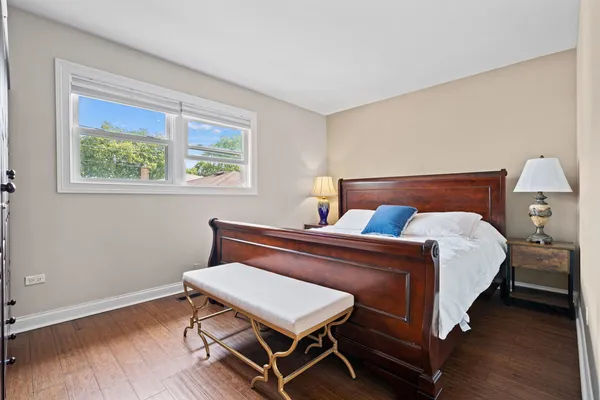 $598,000 | 8821 Congress Park Avenue, Brookfield, IL 60513