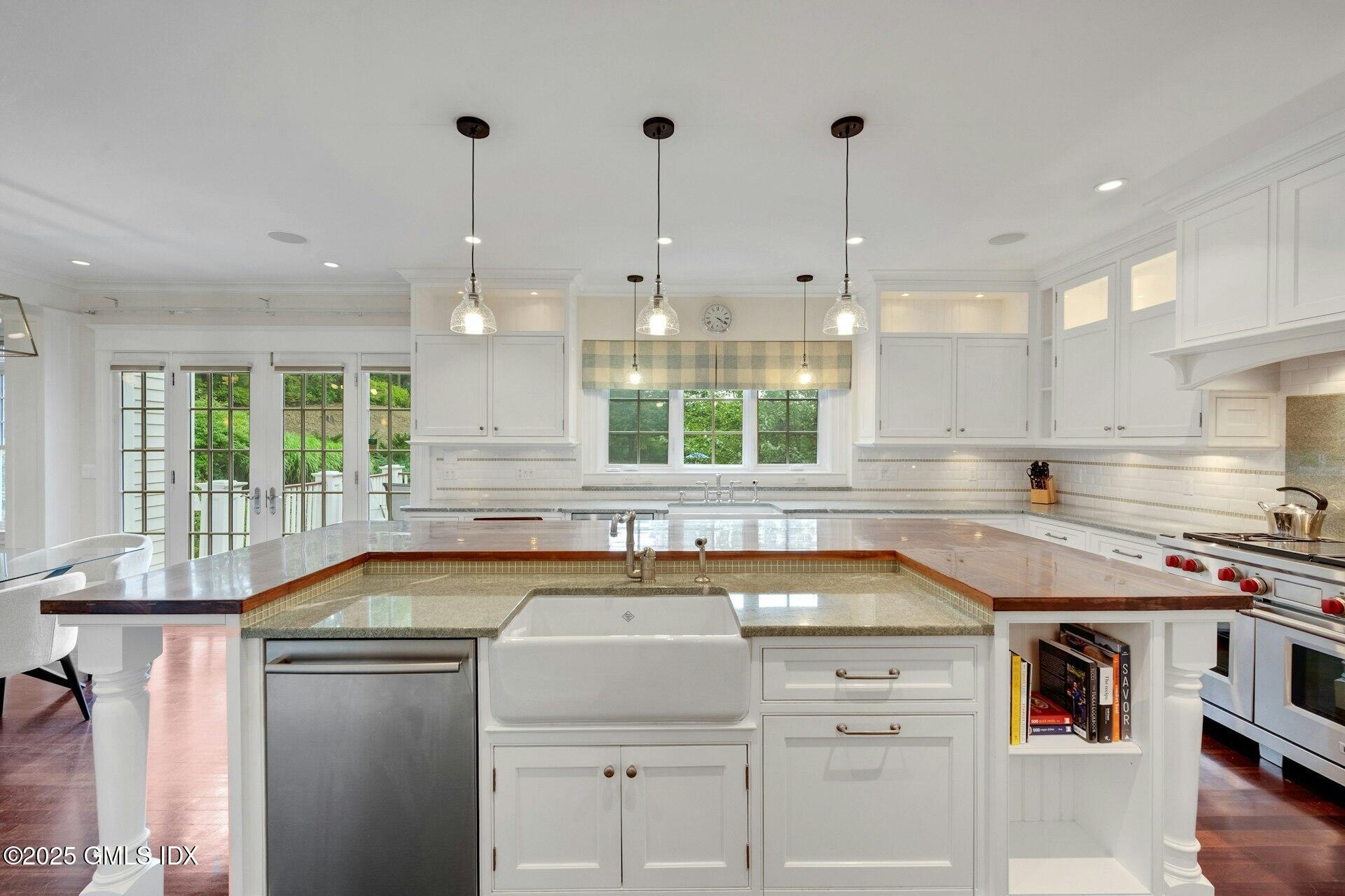 2775 North Street Fairfield, CT 06824 - Photo 13 of 46 2775 North St 12