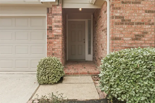 $2,300 | 7027 Raven Cliffs Lane, Spring, TX 77379